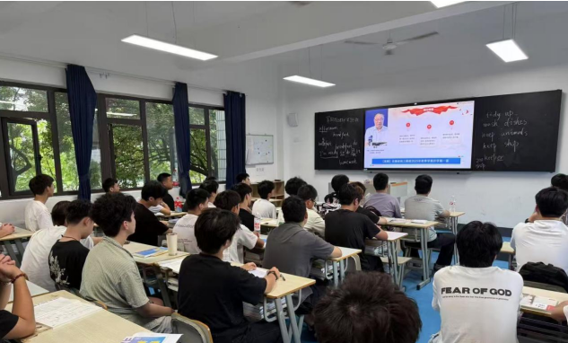 技能照亮前程，劳模工匠领航